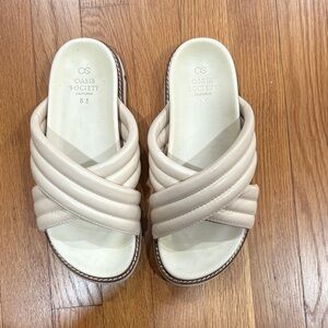 Oasis Society Women's Beige Slide Sandals